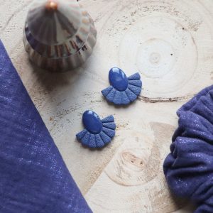 Boucles d’oreilles Narcisse – Bleu marine – Bijou unique & fait-main