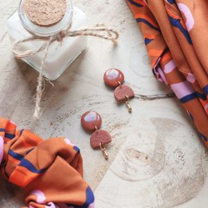 Boucles d’oreilles Fleur de lin – Acajou – Bijou unique & fait-main