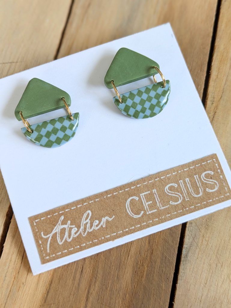 Boucles d&rsquo;oreilles Bleu Pastel / Vert – Bijou unique & fait-main