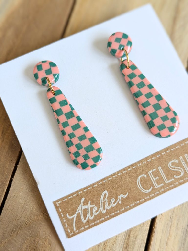 Boucles d&rsquo;oreilles Damier Rose / Vert – Bijou unique & fait-main
